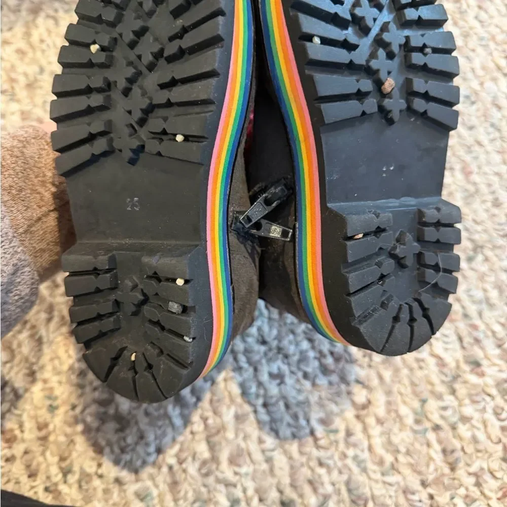 Maison Mangostan Boots with Rainbow Sole